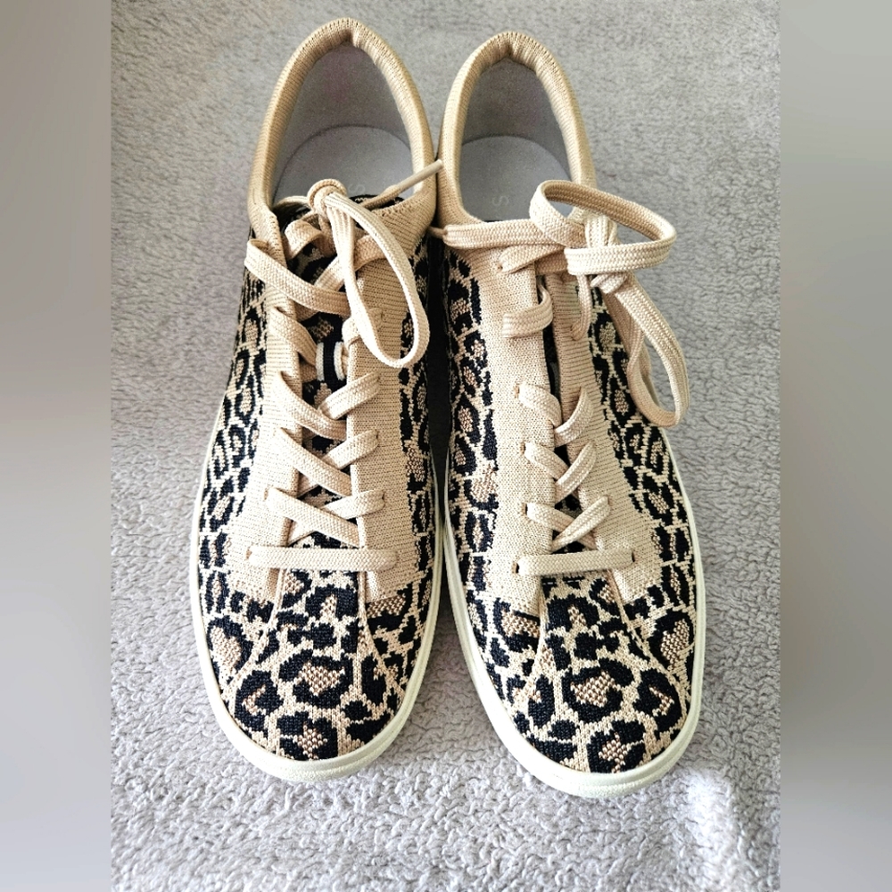 Rothy's Little Desert Cat Lace-Up Sneaker Size 10.5
